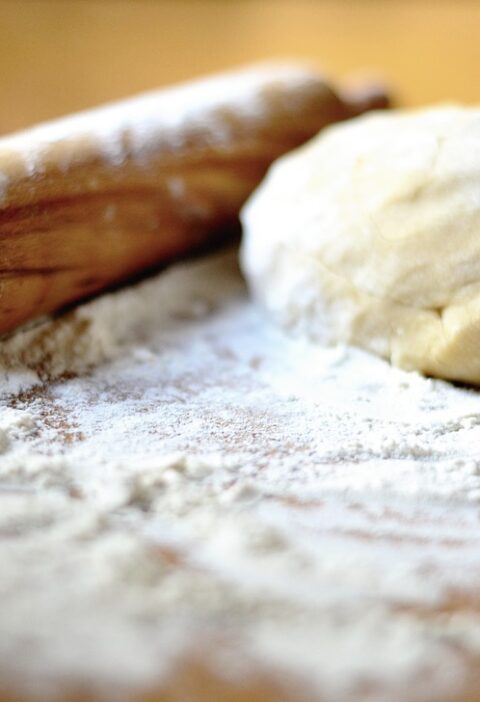 dough, rolling pin, to bake